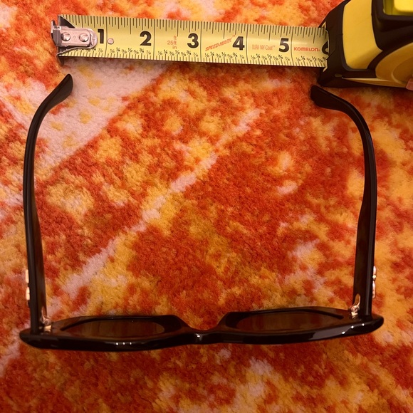 Dolce and Gabbana sunglasses - Picture 4 of 7